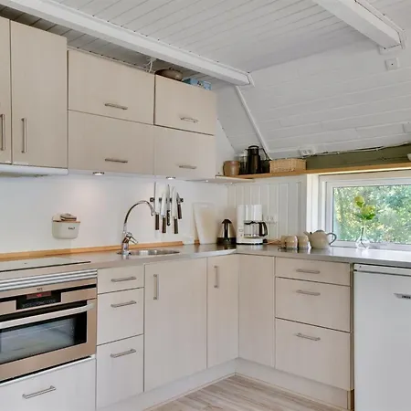 Amelia - 250m To The Fjord By Interhome